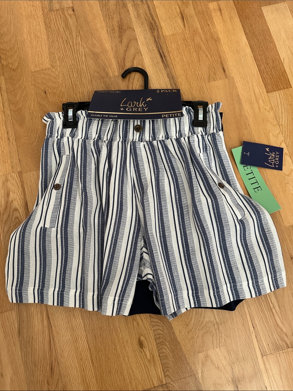 Lark + Grey 2 pack Petite Striped Waist Shorts - Blue & White